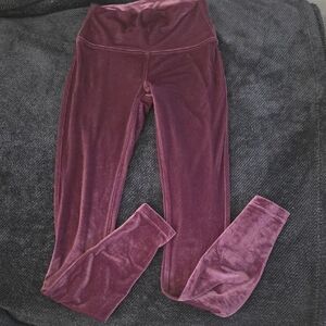 Woman Velvet Leggings in Rich Burgundy